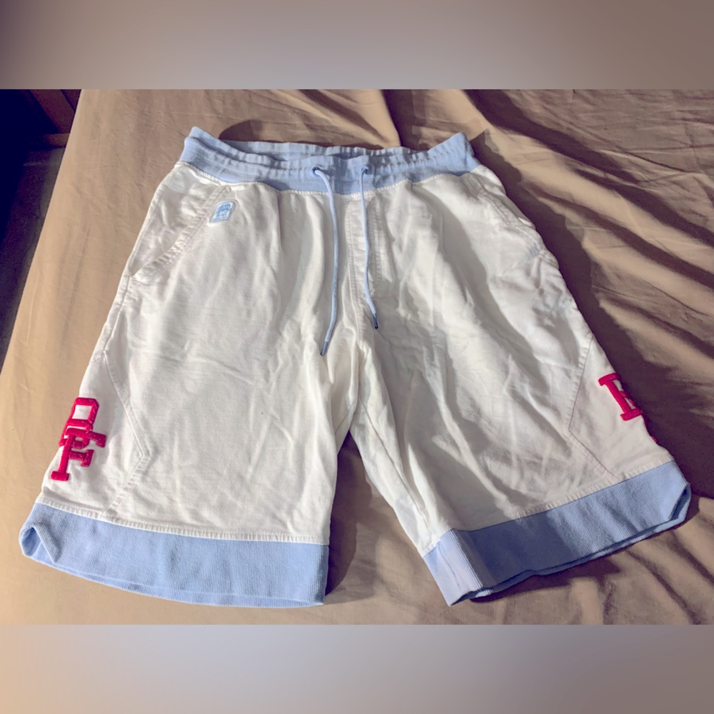 BORN FLY SWEAT SHORTS 💕 SIZE LARGE